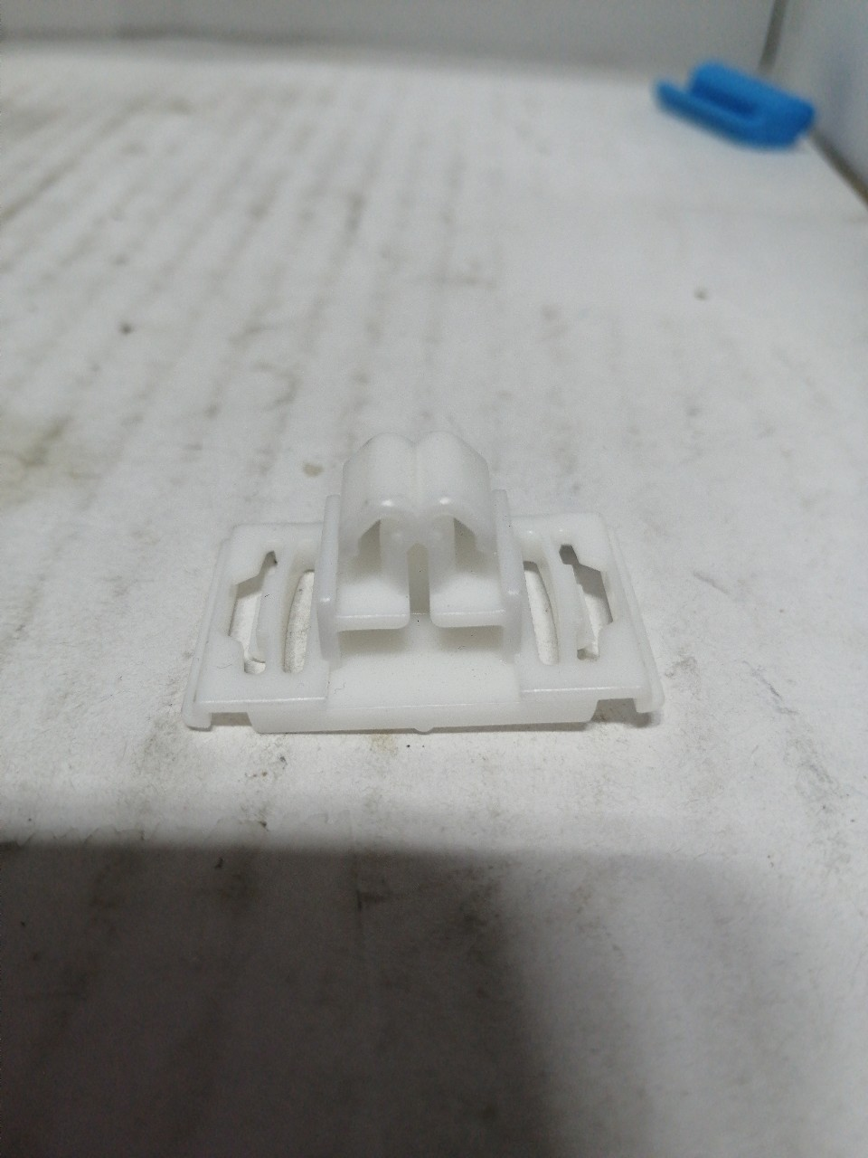 Купить запчасть VAG - 4A0853825C Клипса d=10x10mm крепл.молдинга пер. Ауди 100 91-94г.=AGA153=4A0853825=