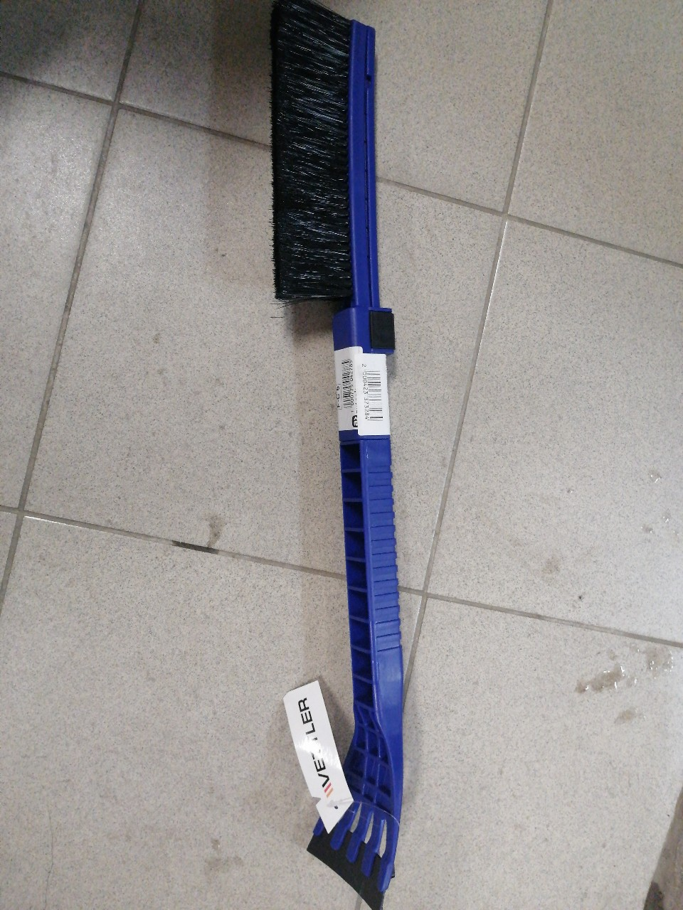 Купить запчасть VETTLER - VESB12B Щетка для снега со скребком 61-80см телескоп, мягкая щетина, синяя VETTLER (VE SB-12B)