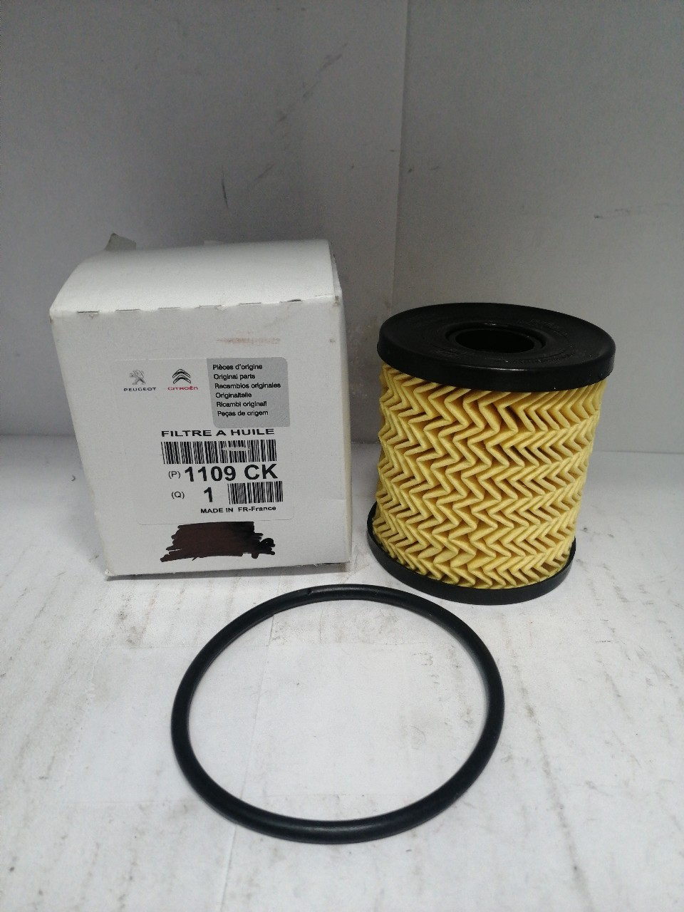 Купить запчасть PEUGEOT-CITROEN - 1109CK Фильтр масляный Peugeot 206, 207, 308, Partner, Citroen C3, C4, Berlingo 1.4/1.6 "PEUGEOT" (оригина